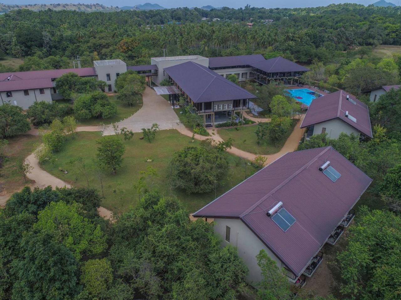 Tropical Life Resort And Spa Dambulla Exteriör bild